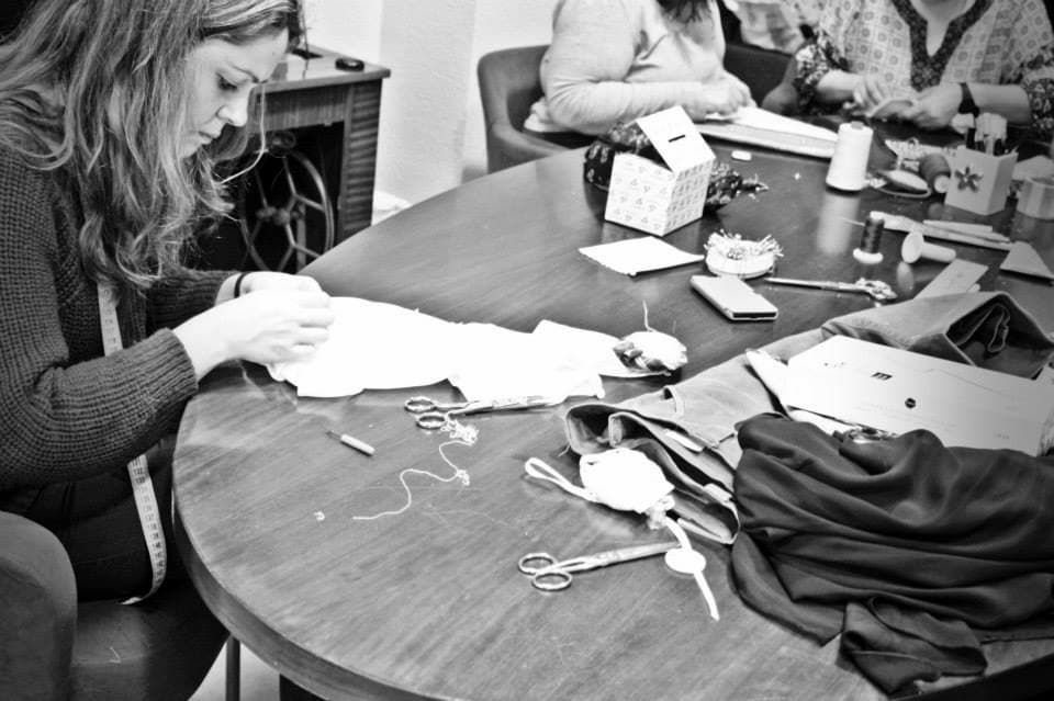 Clases de costura en Córdoba - Grupos reducidos máximo 6 alumnas - Puntadas y Punto