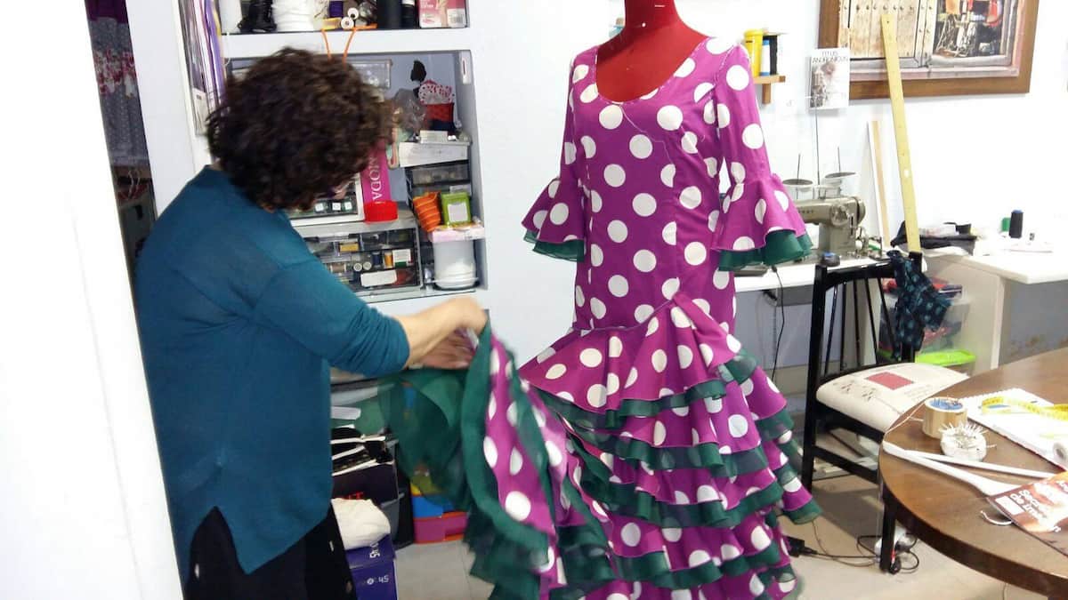 Vestido de flamenca infantil con lunares rosas